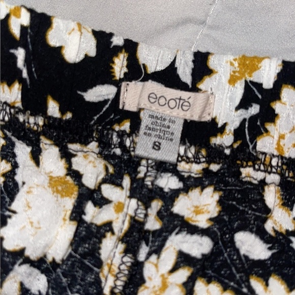 Urban Outfitters Ecote Heidi Tulip Runner Shorts – Small (Black, Yellow, White - Picture 9 of 10